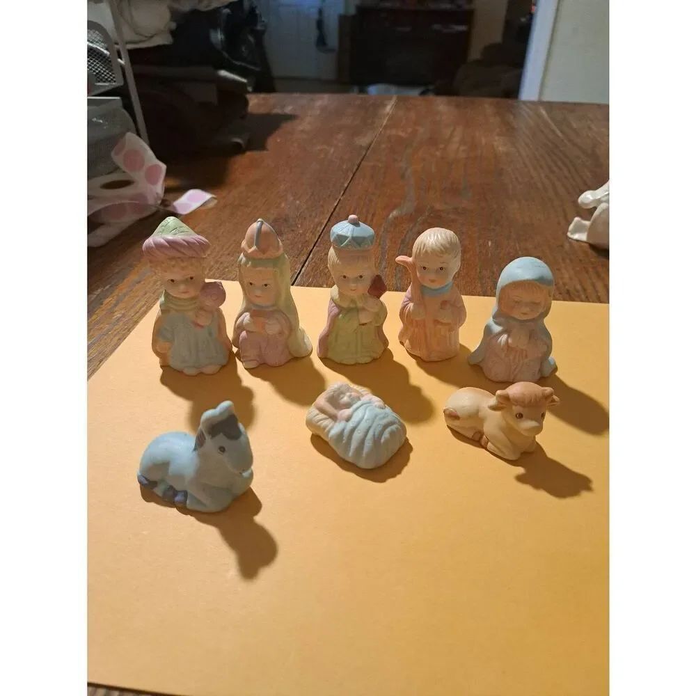 Vintage Pastel Painted Nativity Figurines 8pc Set Childlike Christmas Scene Play